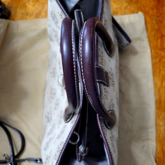 Dooney & Burke Tote with extras - Picture 10 of 10